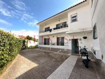 Moradia T4 para Venda em Carcavelos e Parede