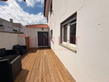 Moradia T4 para Venda em Carcavelos e Parede
