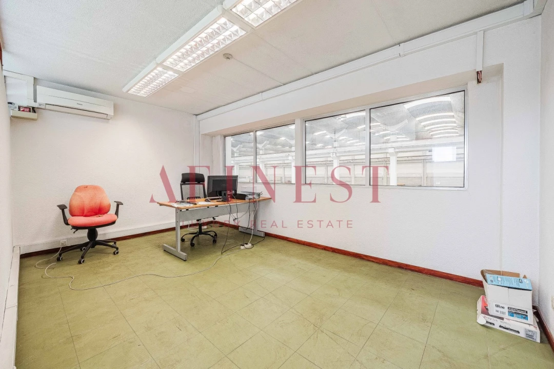 Armazém para Arrendamento em Santa Maria e São Miguel, São Martinho, São Pedro Penaferrim Foto 10