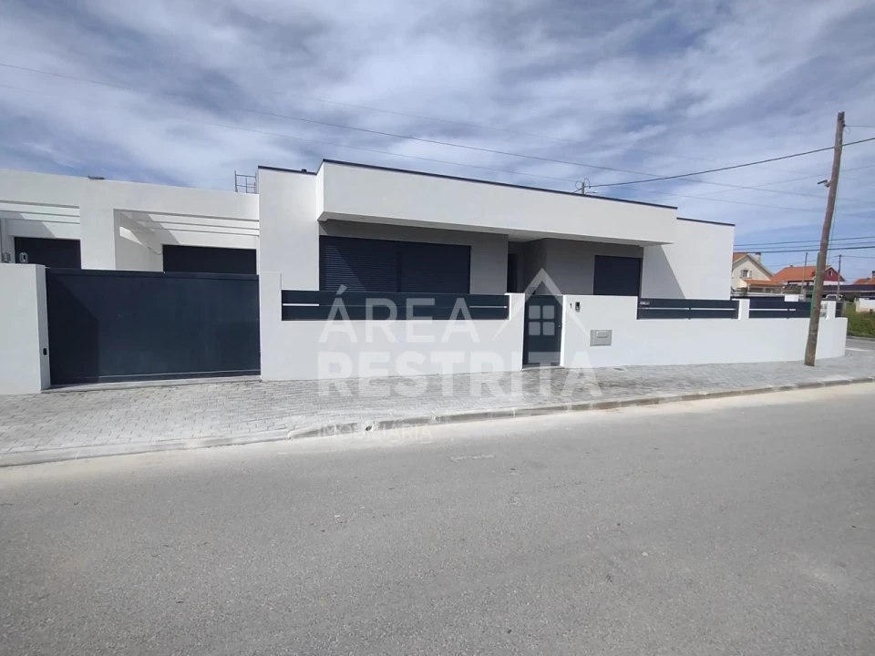 Moradia T3 para Venda em Fernao Ferro Foto 1