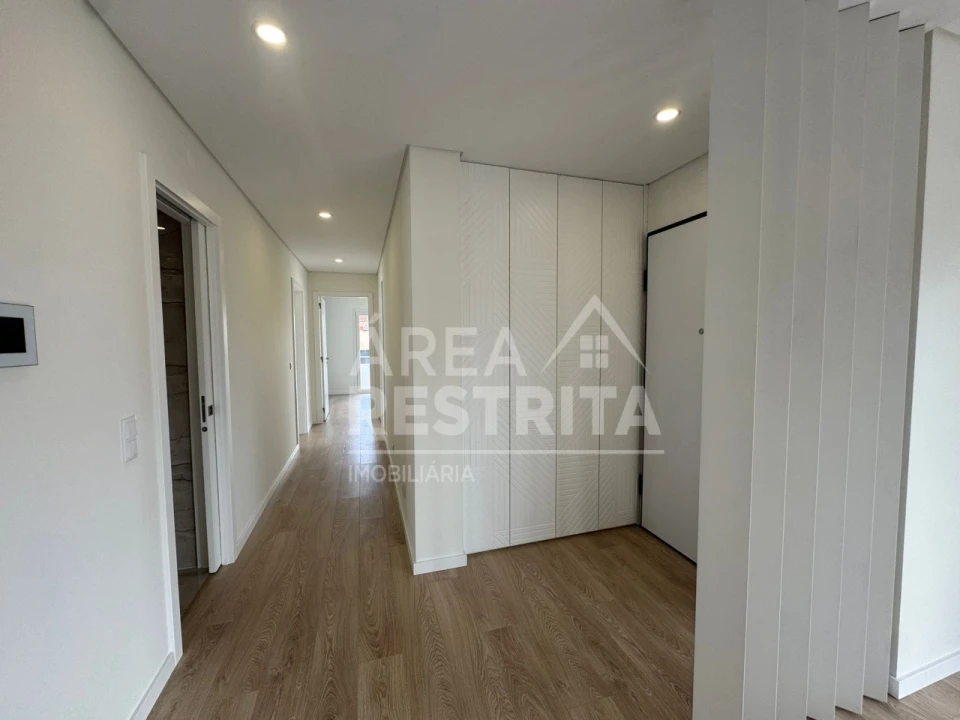 Moradia T3 para Venda em Fernao Ferro Foto 2