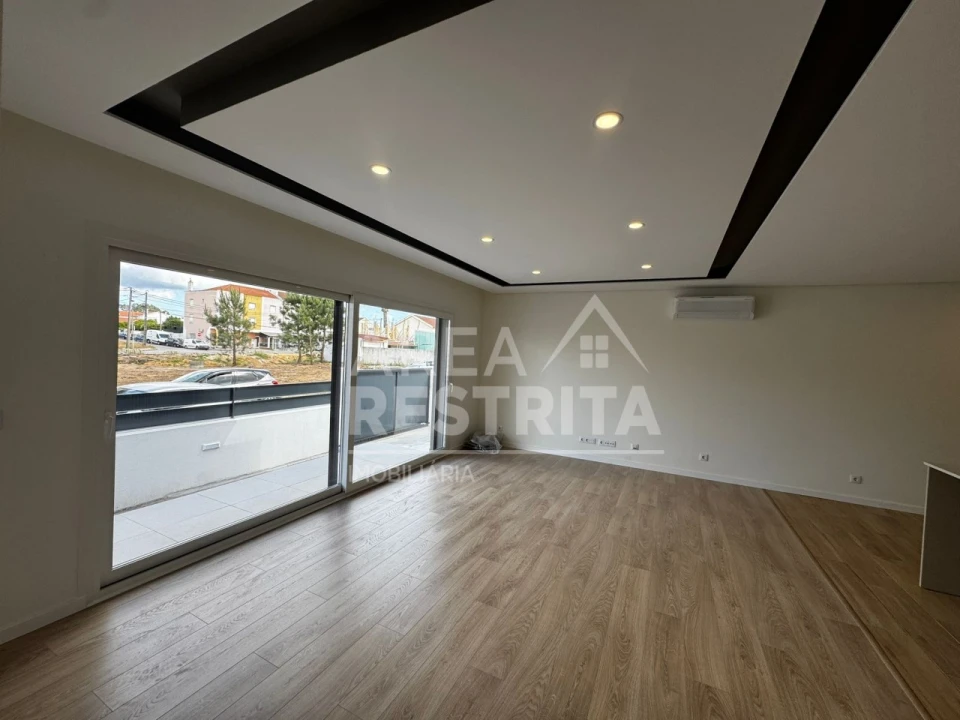 Moradia T3 para Venda em Fernao Ferro Foto 5