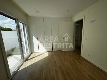 Moradia T3 para Venda em Fernao Ferro