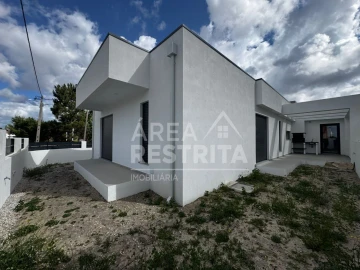 Moradia T3 para Venda em Fernao Ferro