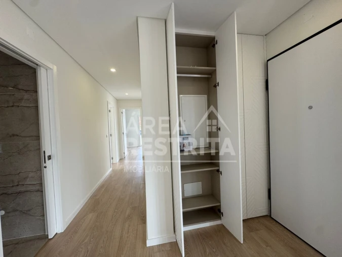 Moradia T3 para Venda em Fernao Ferro Foto 3
