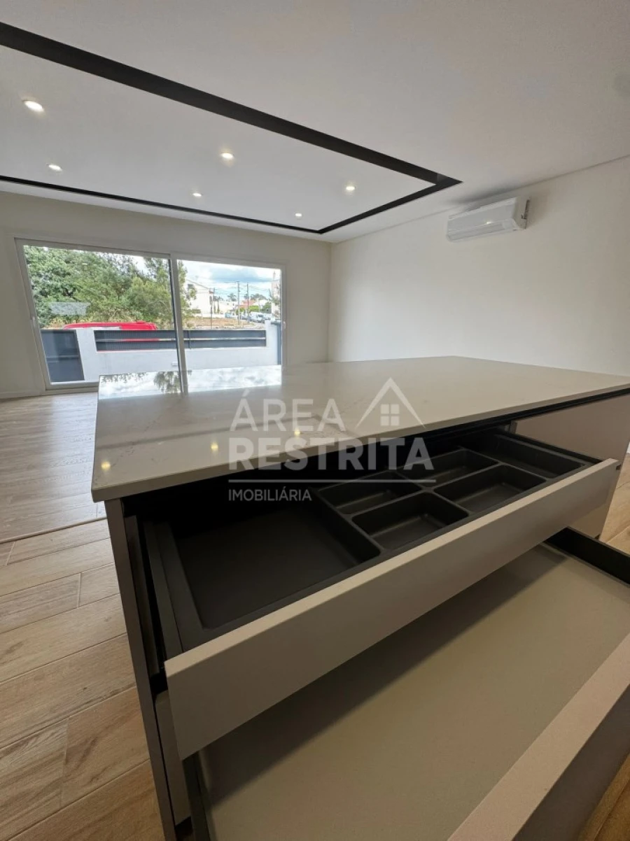 Moradia T3 para Venda em Fernao Ferro Foto 9