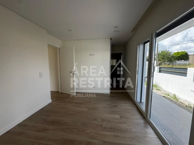 Moradia T3 para Venda em Fernao Ferro Foto 16