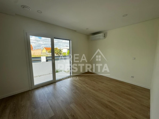 Moradia T3 para Venda em Fernao Ferro Foto 22