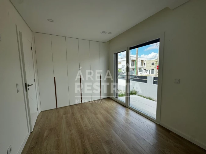 Moradia T3 para Venda em Fernao Ferro Foto 26