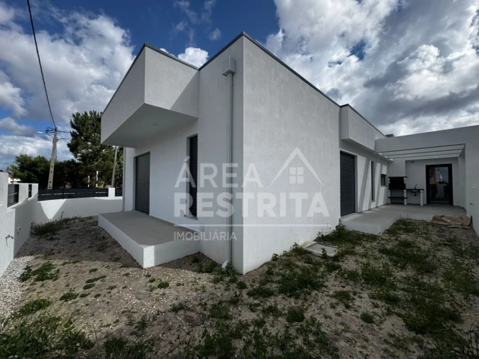 Moradia T3 para Venda em Fernao Ferro Foto 29