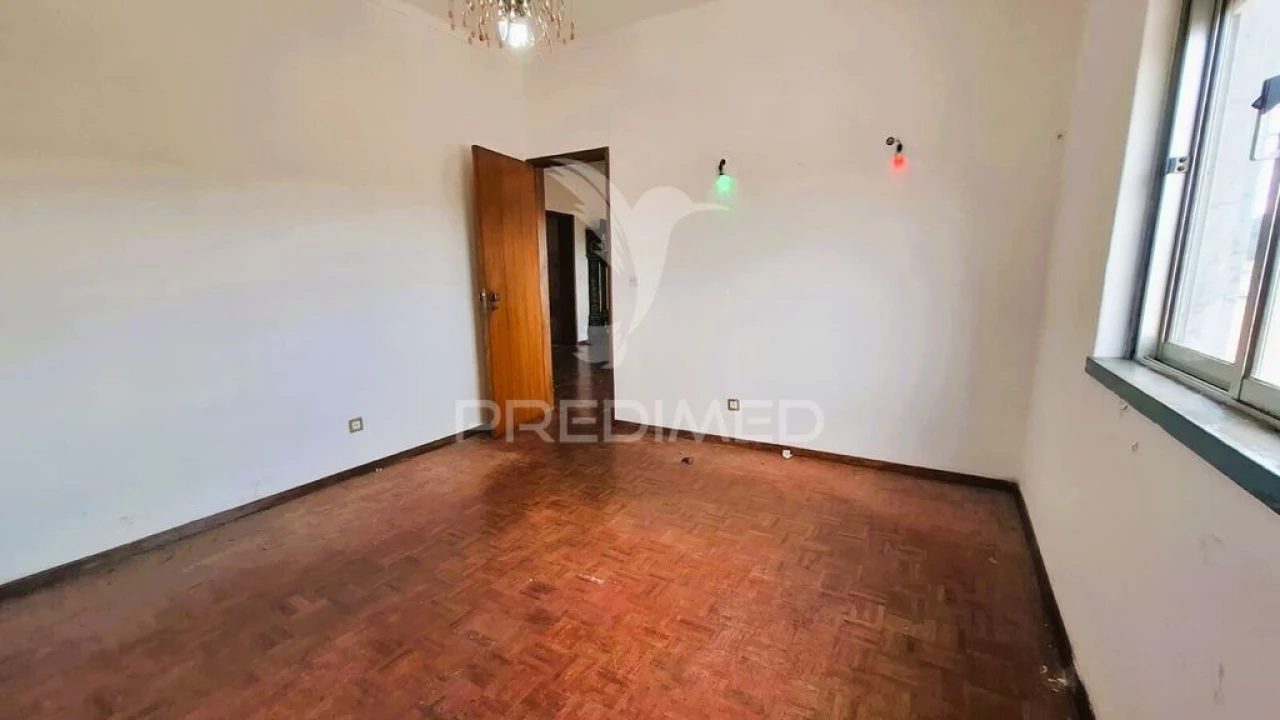 Moradia T2 para Venda em Arneiro das Milhariças Foto 8