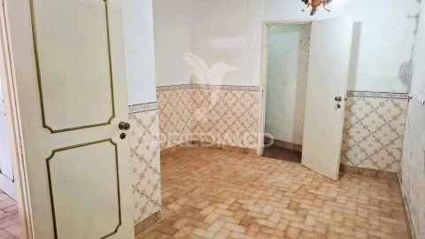 Moradia T2 para Venda em Arneiro das Milhariças