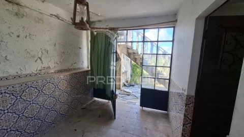 Moradia T2 para Venda em Arneiro das Milhariças