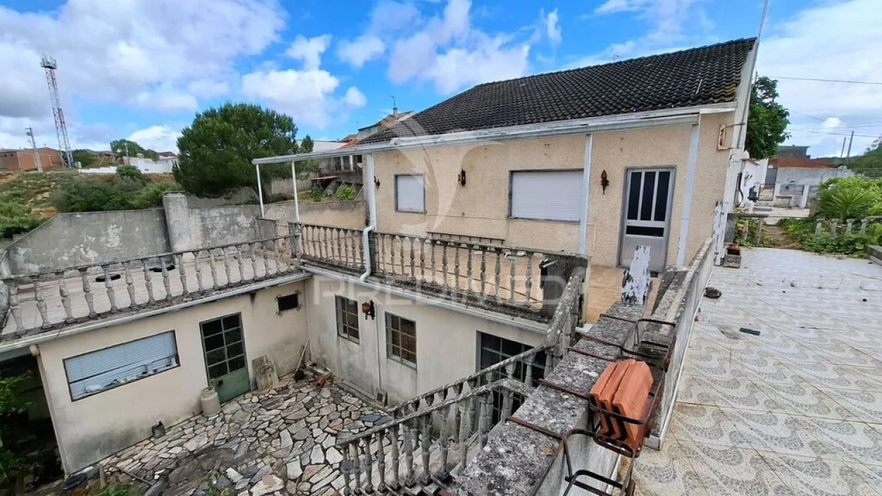 Moradia T2 para Venda em Arneiro das Milhariças Foto 14