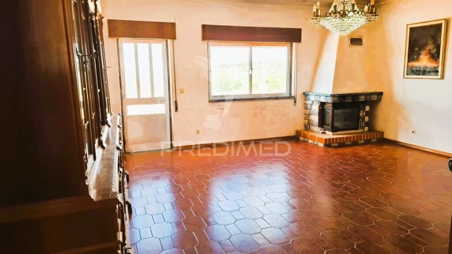 Moradia T2 para Venda em Arneiro das Milhariças Foto 7