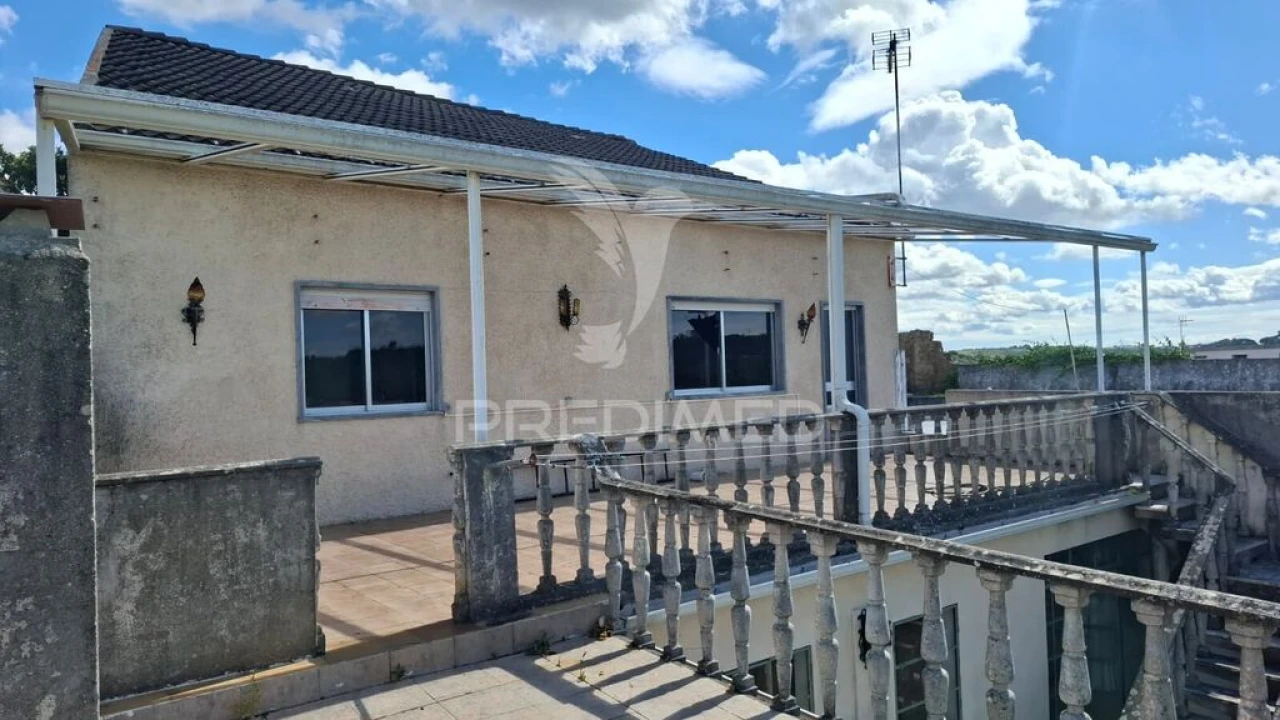 Moradia T2 para Venda em Arneiro das Milhariças Foto 1