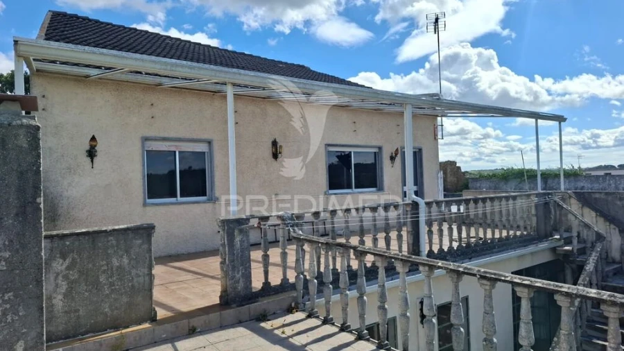 Moradia T2 para Venda em Arneiro das Milhariças