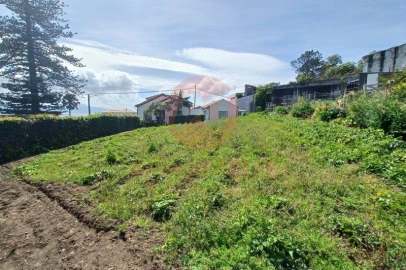 Moradia T4 para Venda em Urzelina (São Mateus)