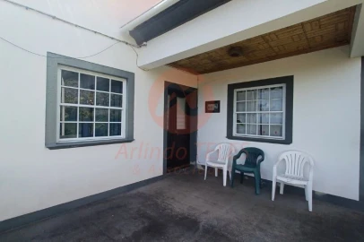 Moradia T4 para Venda em Urzelina (São Mateus)