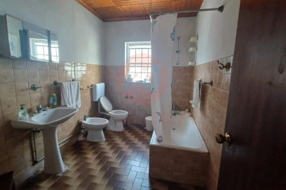Moradia T4 para Venda em Urzelina (São Mateus)
