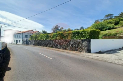 Moradia T4 para Venda em Urzelina (São Mateus)