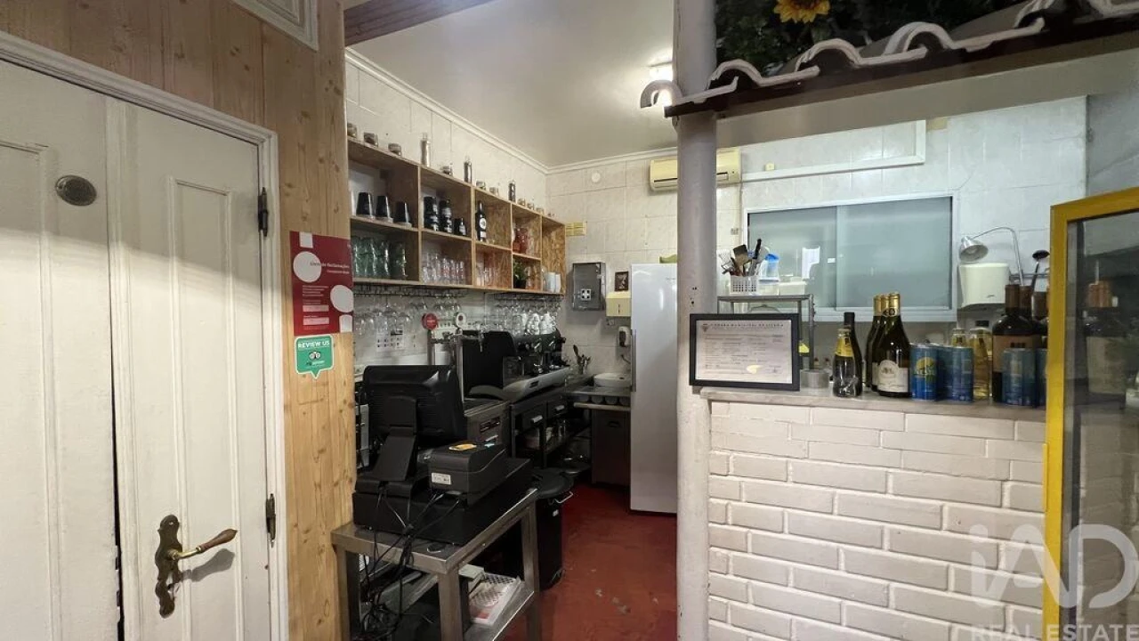 Negócio para Arrendamento em Santa Maria Maior Foto 13