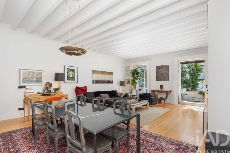 Apartamento T2 para Venda em Misericórdia Foto 3