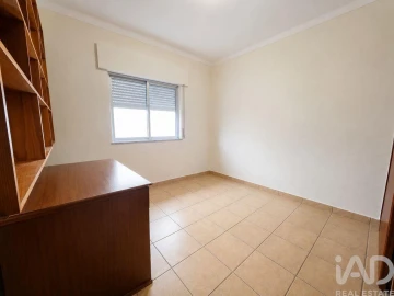 Apartamento T2 para Venda em Quelfes