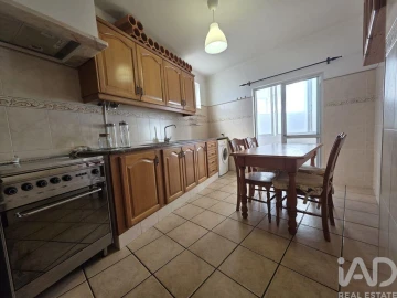 Apartamento T2 para Venda em Quelfes