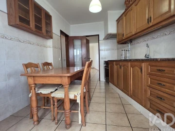 Apartamento T2 para Venda em Quelfes