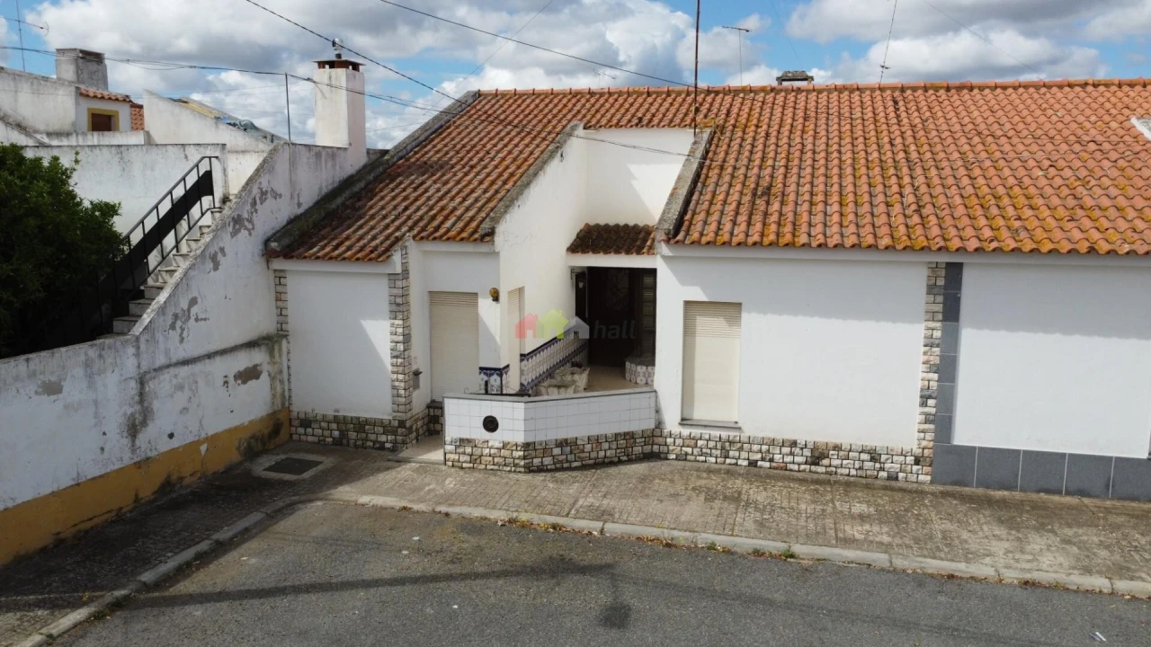 Moradia T3 para Venda em Reguengos de Monsaraz Foto 1