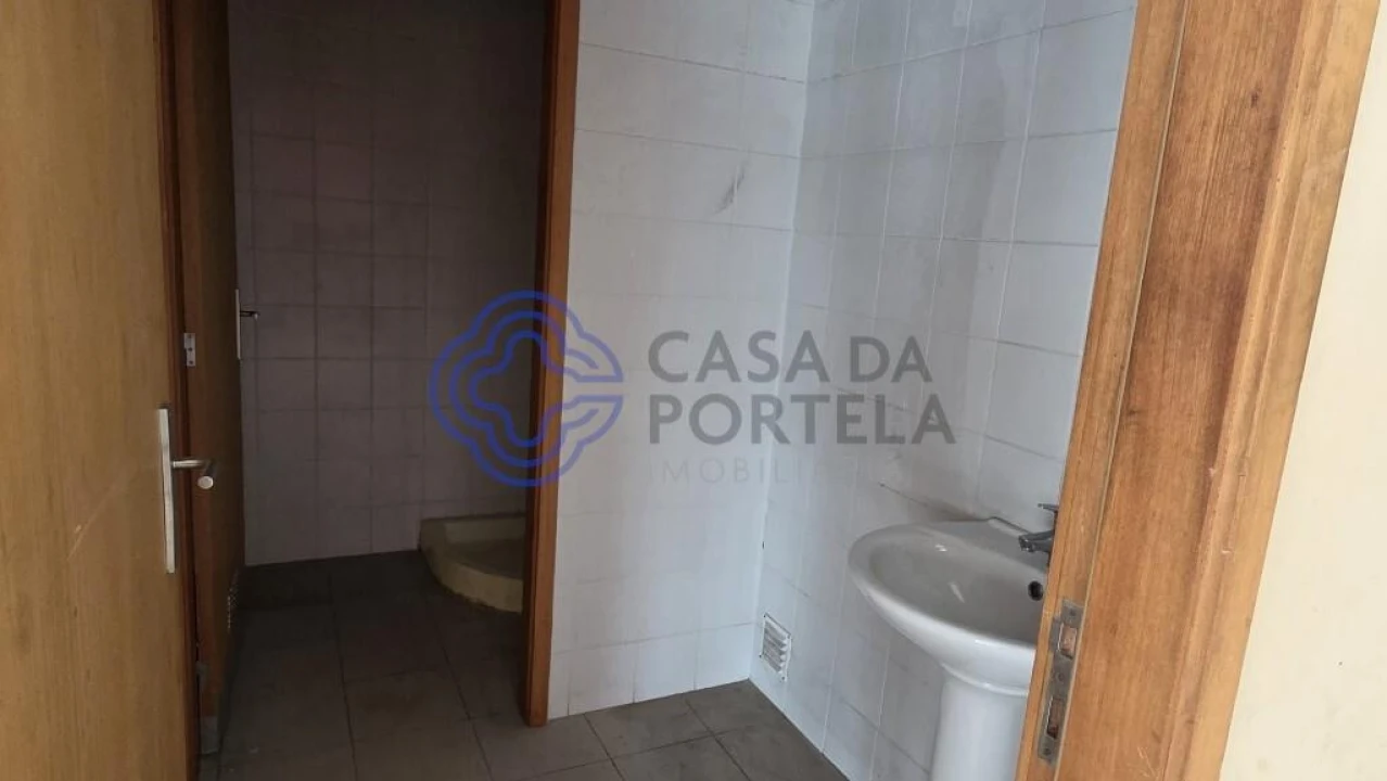 Loja para Venda em Valongo Foto 9