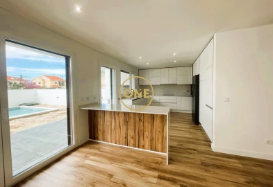 Moradia T4 para Venda em Quinta do Anjo