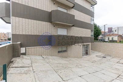 Armazém para Venda em Valongo