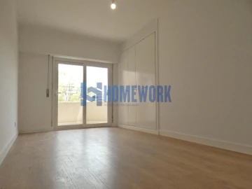 Apartamento T3 para Venda em São Domingos de Benfica