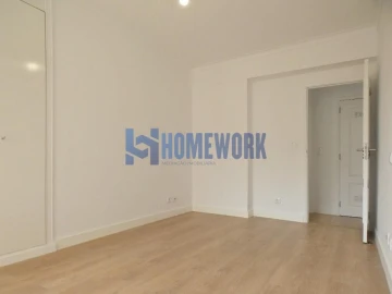 Apartamento T3 para Venda em São Domingos de Benfica