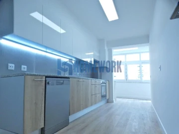 Apartamento T3 para Venda em São Domingos de Benfica