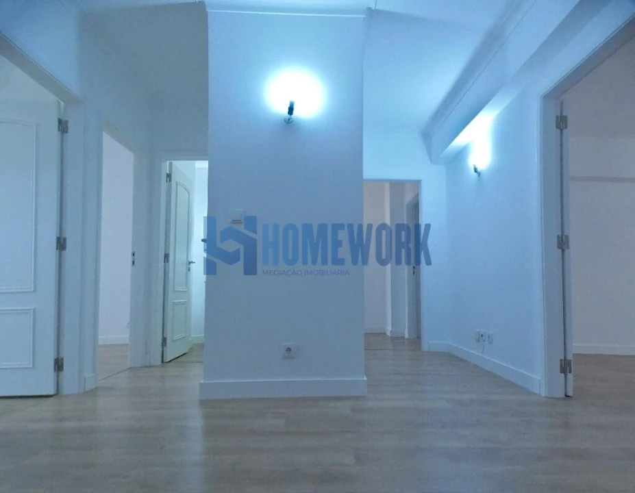 Apartamento T3 para Venda em São Domingos de Benfica Foto 4