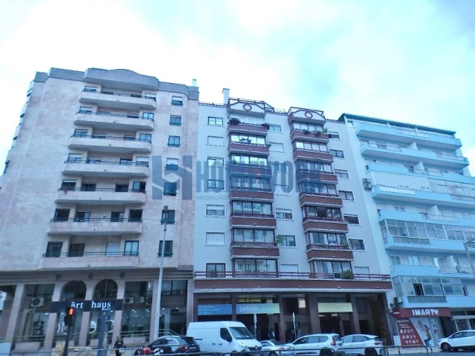 Apartamento T3 para Venda em São Domingos de Benfica Foto 2