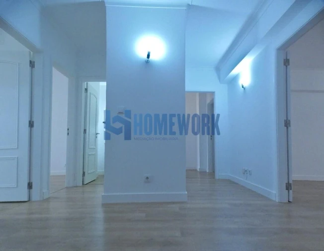 Apartamento T3 para Venda em São Domingos de Benfica Foto 4