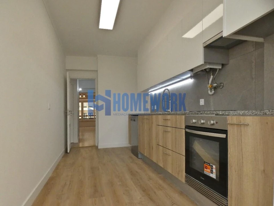 Apartamento T3 para Venda em São Domingos de Benfica Foto 7