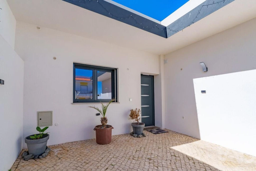 Moradia T2 para Venda em Quelfes Foto 34