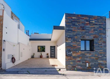 Moradia T2 para Venda em Quelfes
