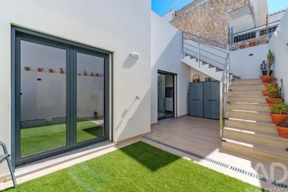 Moradia T2 para Venda em Quelfes