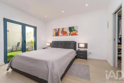 Moradia T2 para Venda em Quelfes