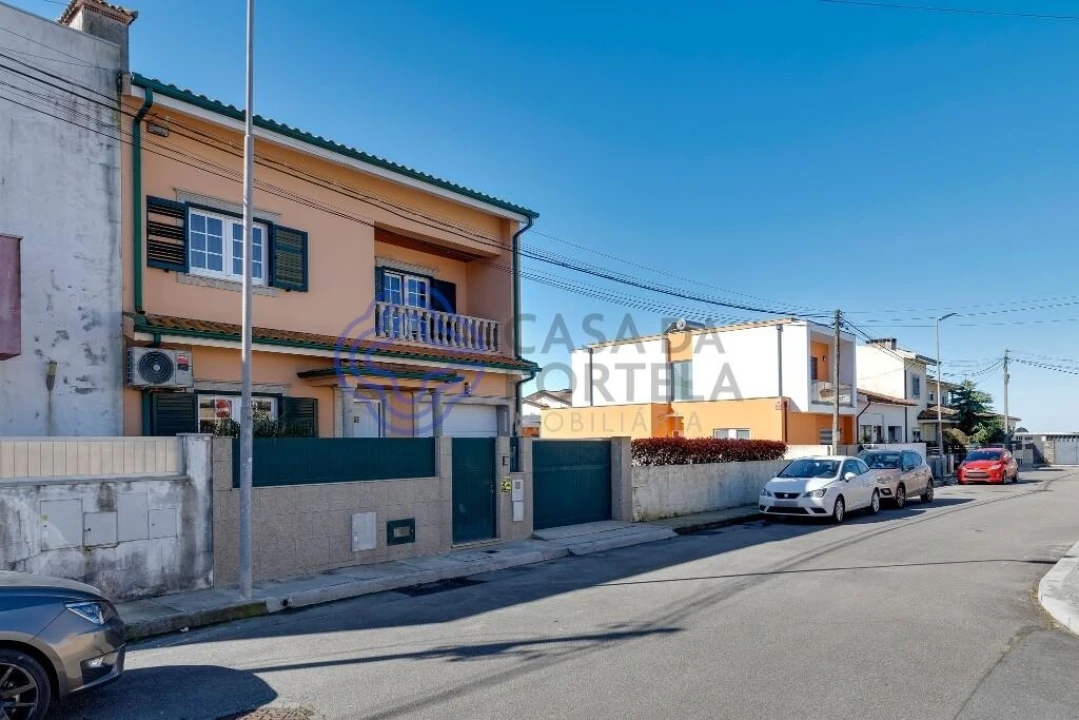 Moradia T3 para Venda em Vila Chã Foto 3