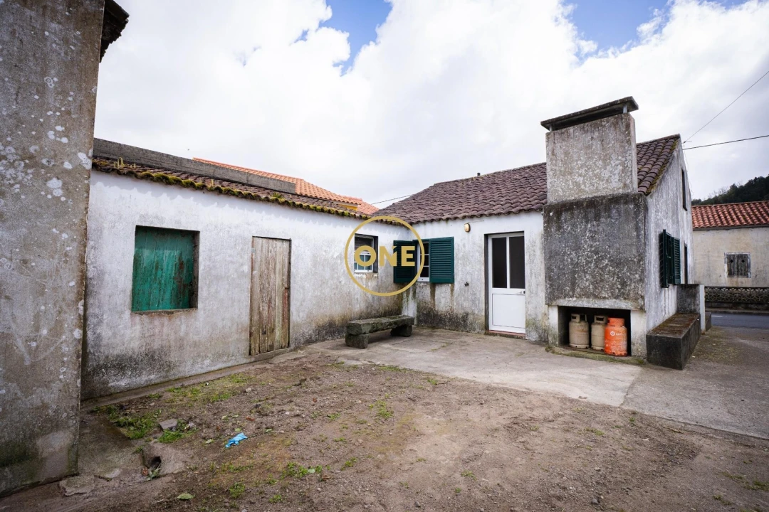 Moradia T2 para Venda em Sete Cidades Foto 6