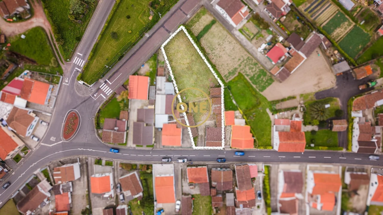 Moradia T2 para Venda em Sete Cidades Foto 24