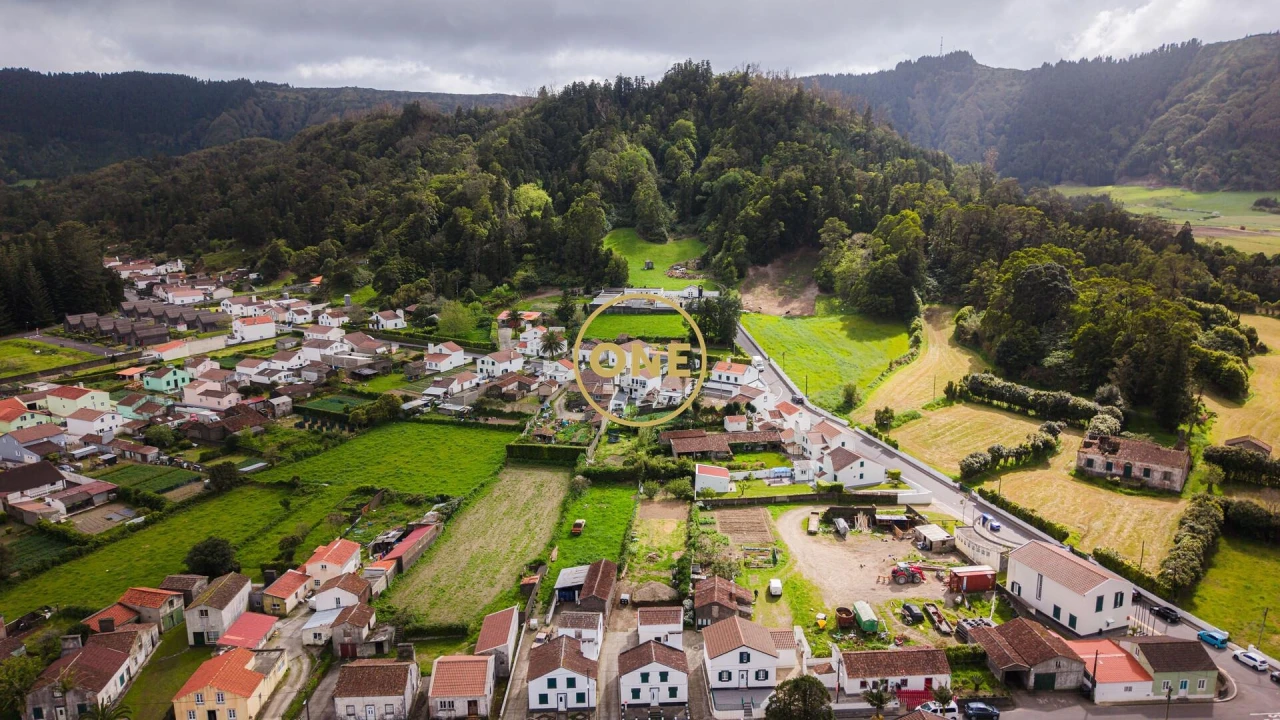 Moradia T2 para Venda em Sete Cidades Foto 31