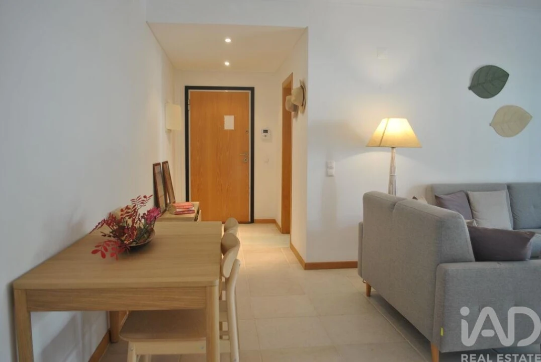 Apartamento T2 para Venda em Quarteira Foto 3